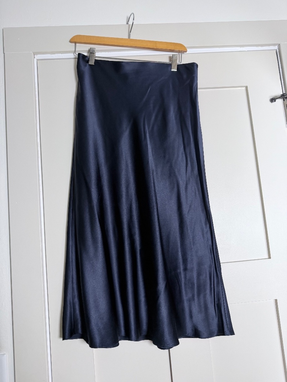 Quince - 100% Washable Silk Midi Skirt - Size Medium